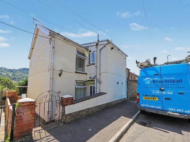 2 bedroom end of terrace house for sale
