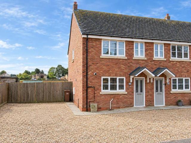 2 bedroom end of terrace house for sale