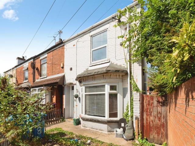 2 bedroom end of terrace house for sale