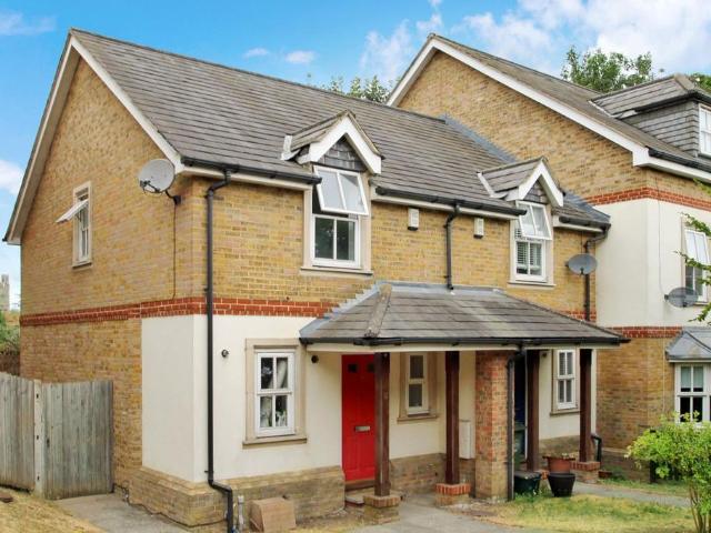 2 bedroom end of terrace house for sale