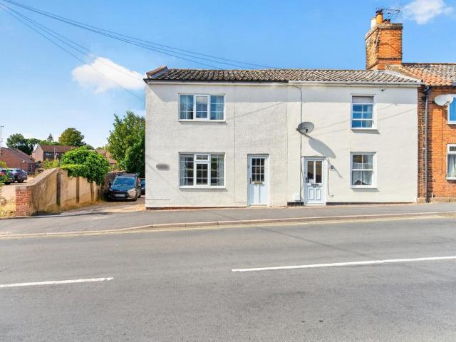 2 bedroom end of terrace house for sale