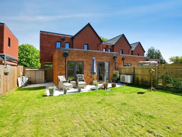 2 bedroom end of terrace house for sale