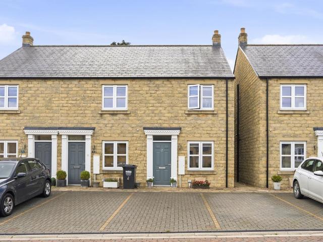 2 bedroom end of terrace house for sale