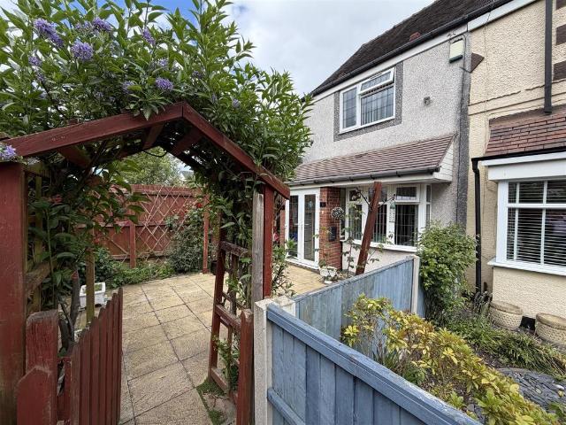 2 bedroom end of terrace house for sale