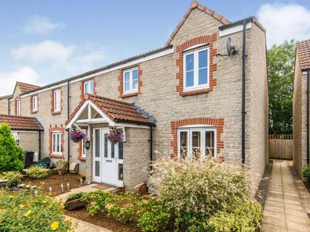 2 bedroom end of terrace house for sale