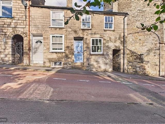 2 bedroom end of terrace house for sale