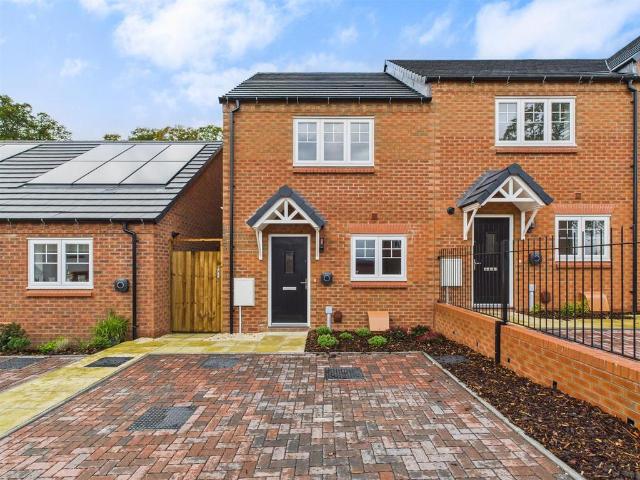 2 bedroom end of terrace house for sale