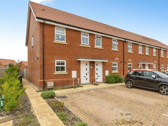 2 bedroom end of terrace house for sale