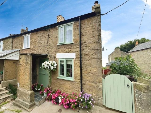 2 bedroom end of terrace house for sale