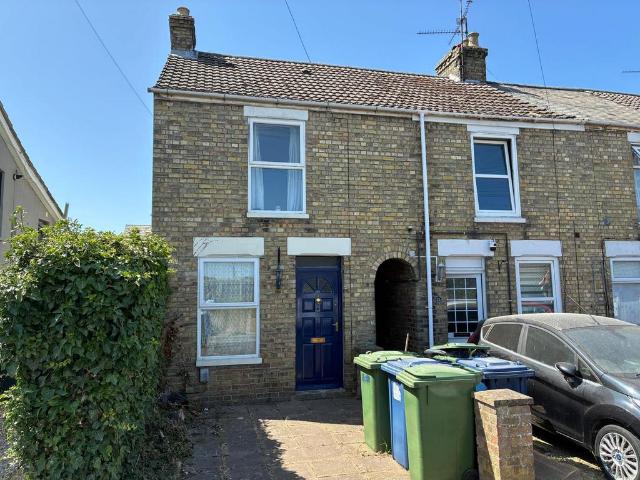 2 bedroom end of terrace house for sale
