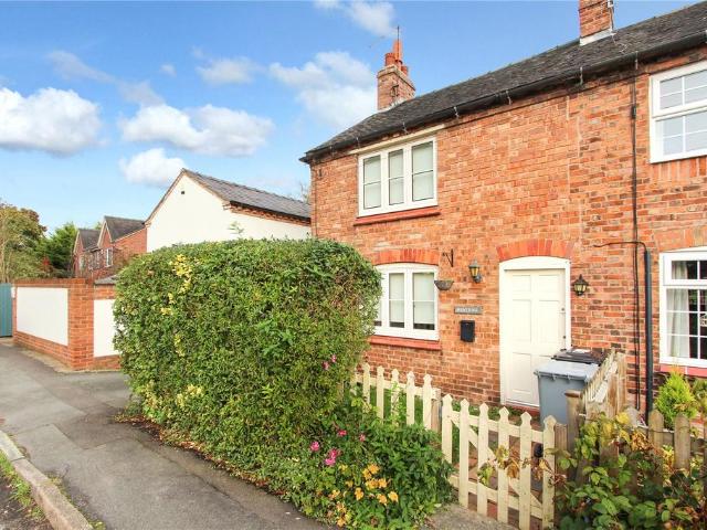 2 bedroom end of terrace house for sale