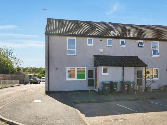 2 bedroom end of terrace house for sale