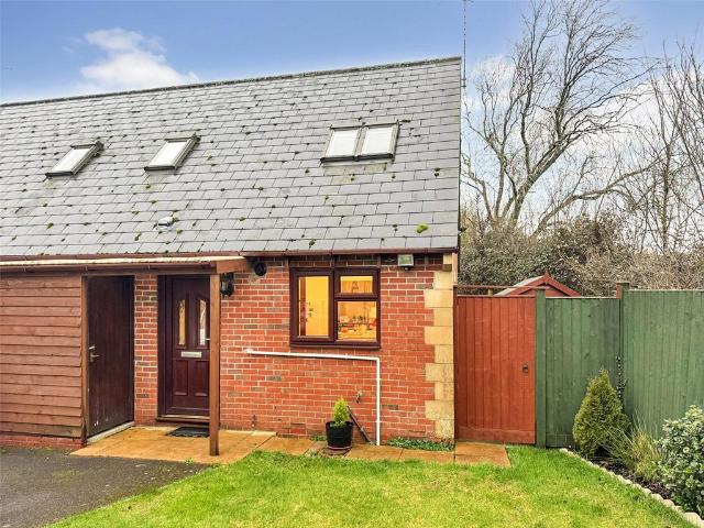 2 bedroom end of terrace house for sale