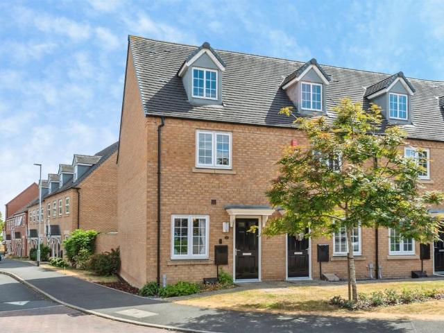 2 bedroom end of terrace house for sale