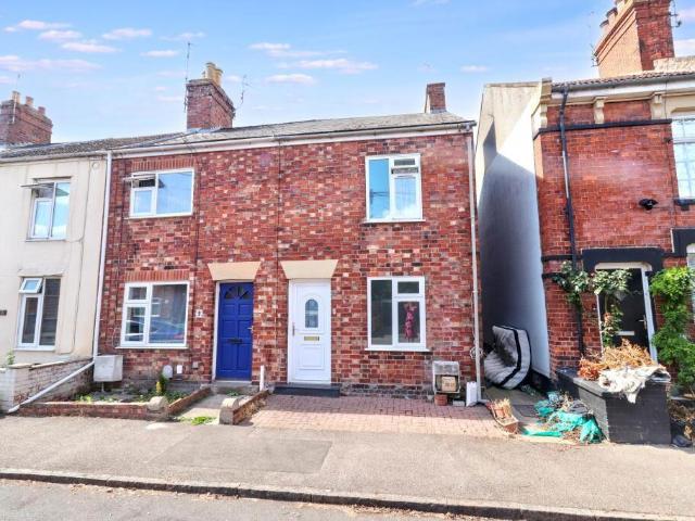 2 bedroom end of terrace house for sale