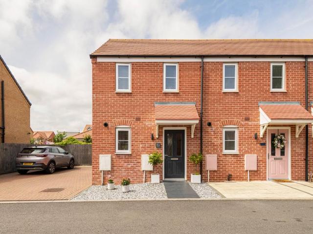 2 bedroom end of terrace house for sale