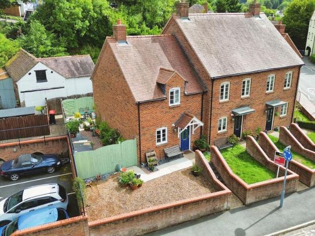 2 bedroom end of terrace house for sale