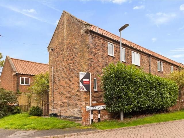2 bedroom end of terrace house for sale