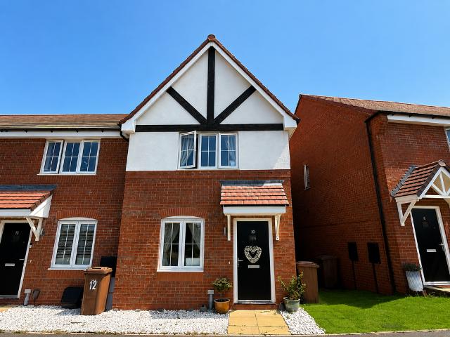 2 bedroom end of terrace house for sale