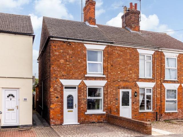 2 bedroom end of terrace house for sale