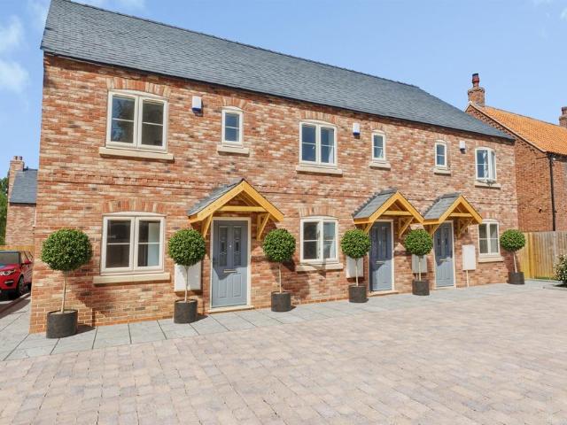 2 bedroom end of terrace house for sale