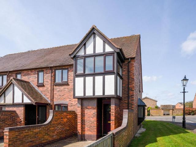 2 bedroom end of terrace house for sale