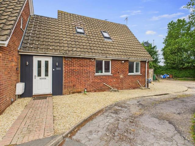 2 bedroom end of terrace house for sale