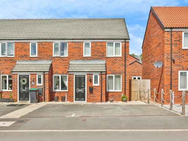 2 bedroom end of terrace house for sale