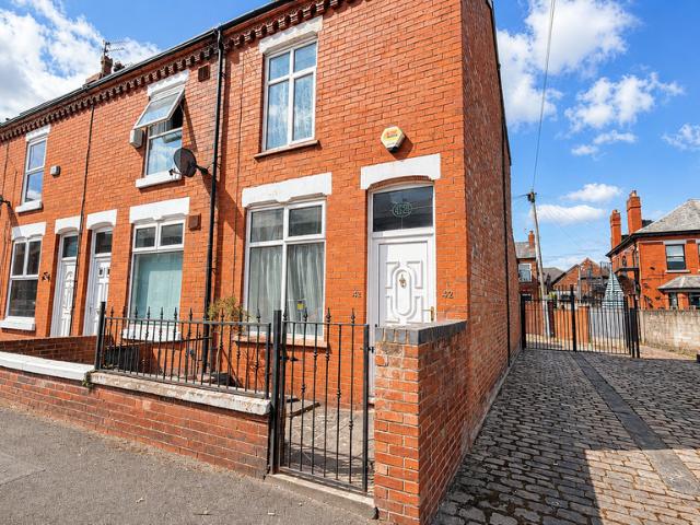 2 bedroom end of terrace house for sale