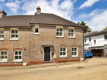 2 bedroom end of terrace house for sale