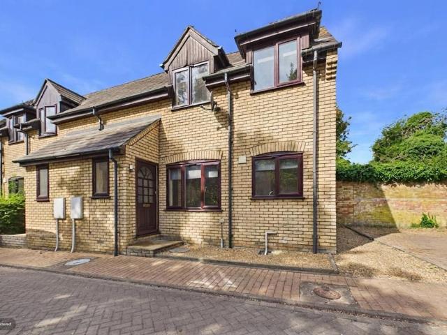 2 bedroom end of terrace house for sale