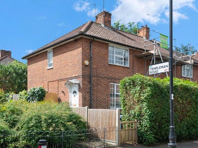 2 bedroom end of terrace house for sale