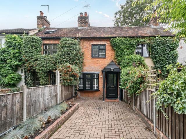 2 bedroom end of terrace house for sale