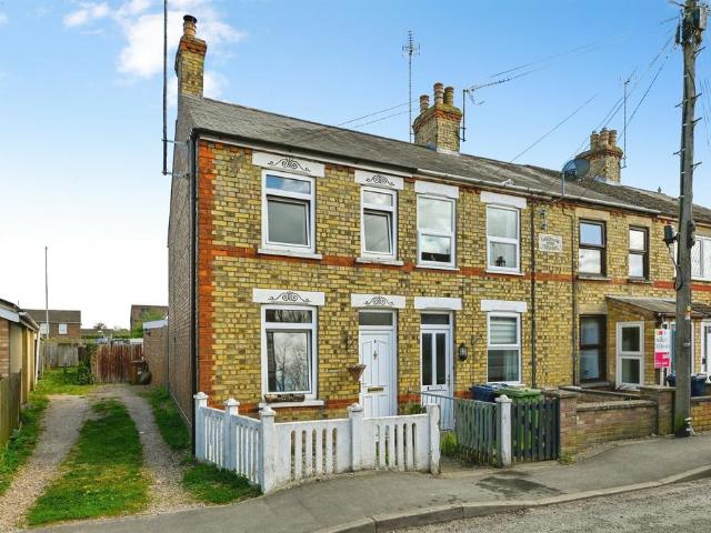 2 bedroom end of terrace house for sale