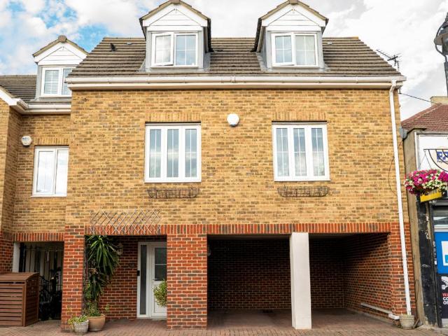 2 bedroom end of terrace house for sale