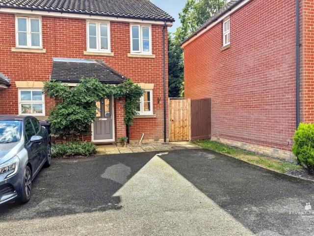 2 bedroom end of terrace house for sale