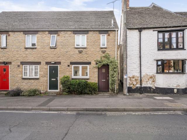 2 bedroom end of terrace house for sale