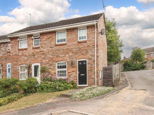 2 bedroom end of terrace house for sale