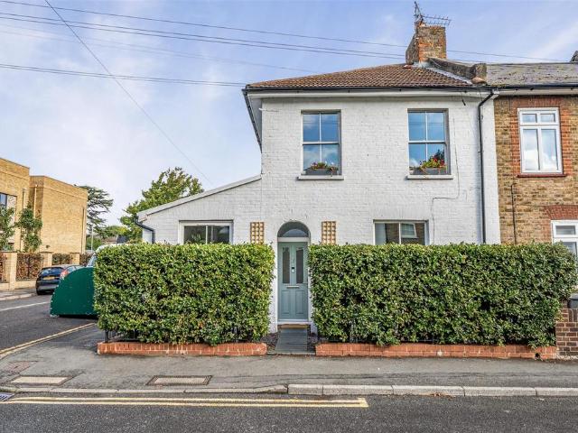 2 bedroom end of terrace house for sale