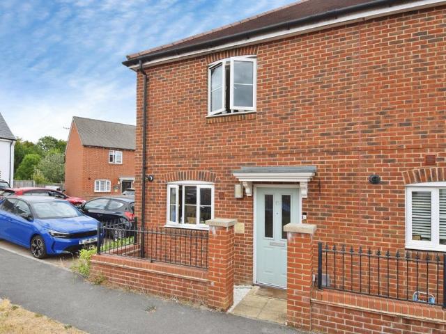 2 bedroom end of terrace house for sale