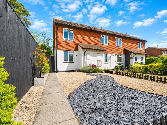 2 bedroom end of terrace house for sale