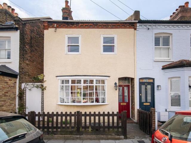2 bedroom end of terrace house for sale