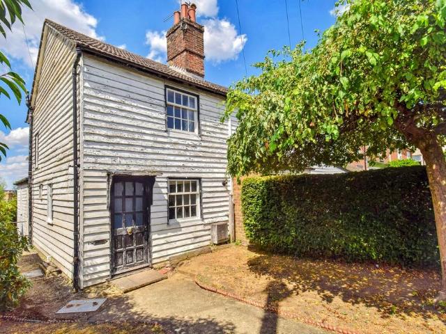 2 bedroom end of terrace house for sale