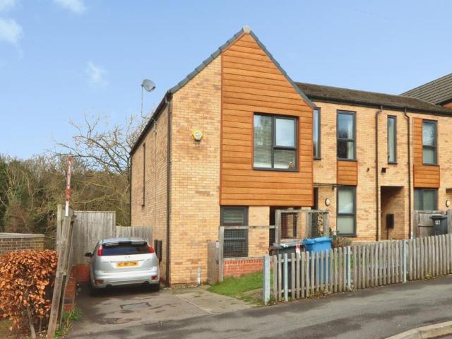 2 bedroom end of terrace house for sale