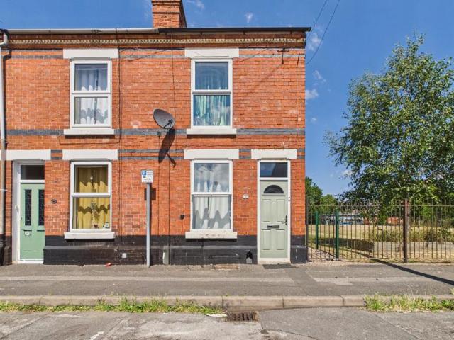 2 bedroom end of terrace house for sale