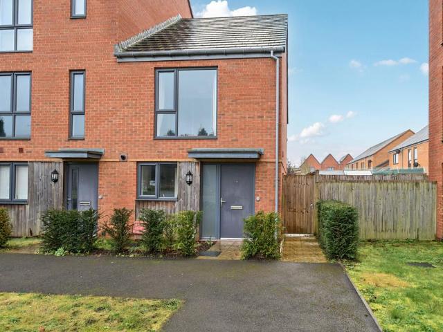 2 bedroom end of terrace house for sale
