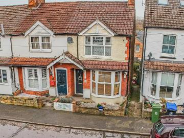 2 bedroom end of terrace house for sale