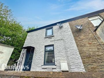 2 bedroom end of terrace house for sale