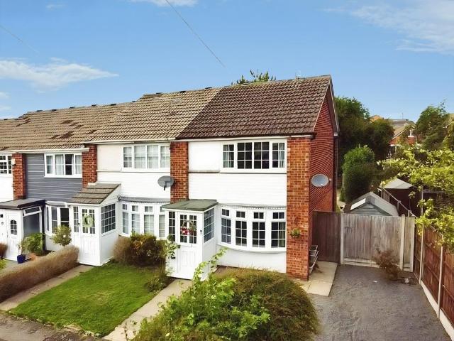 2 bedroom end of terrace house for sale