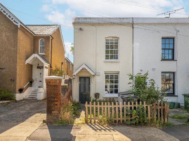 2 bedroom end of terrace house for sale
